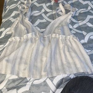 Thin tie at the top tank